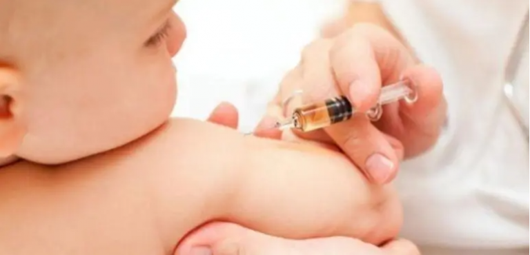 Read more about the article Devemos vacinar as crianças? O debate começou